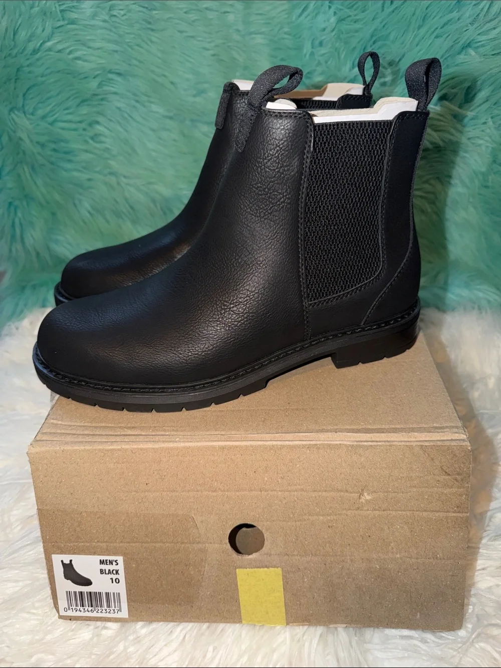 NIB Portland Men's Black Chelsea Boots - Classic Slip-On Ankle Boot size 10.